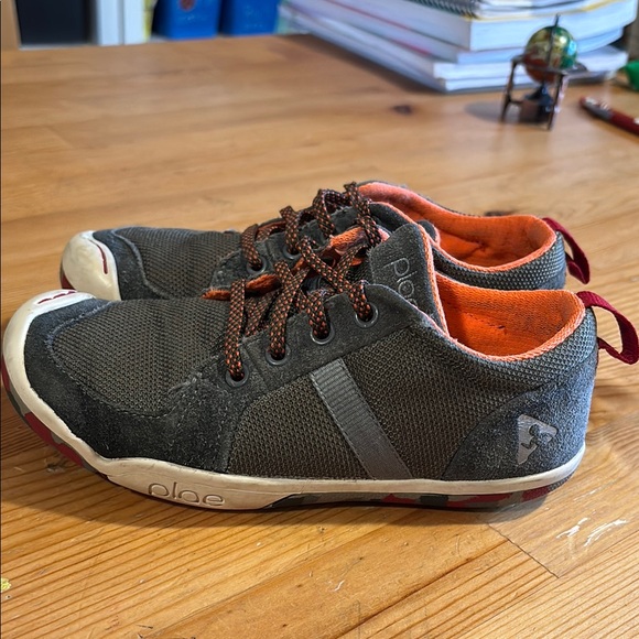 Plae Children’s Gray & Orange Tennis Shoes - Picture 3 of 8